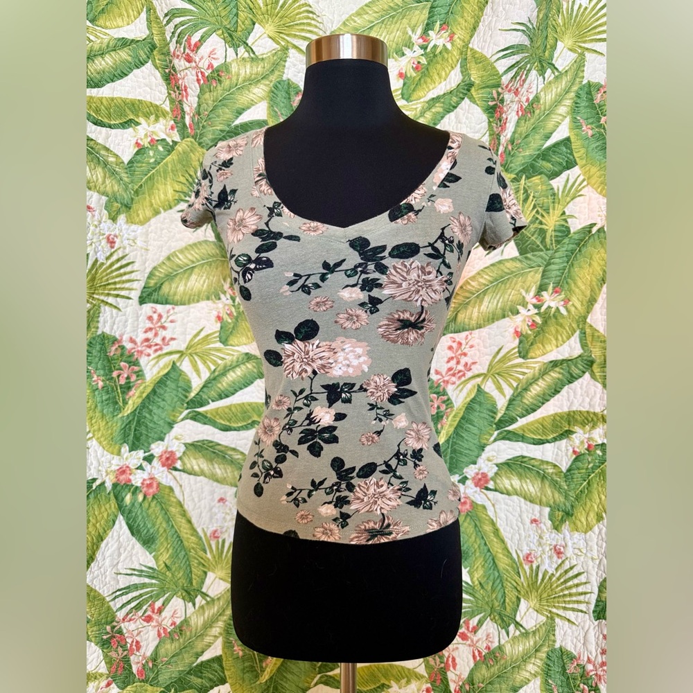 Vintage Wet Seal XS Mint Green Floral Short Sleeve Tee Shirt